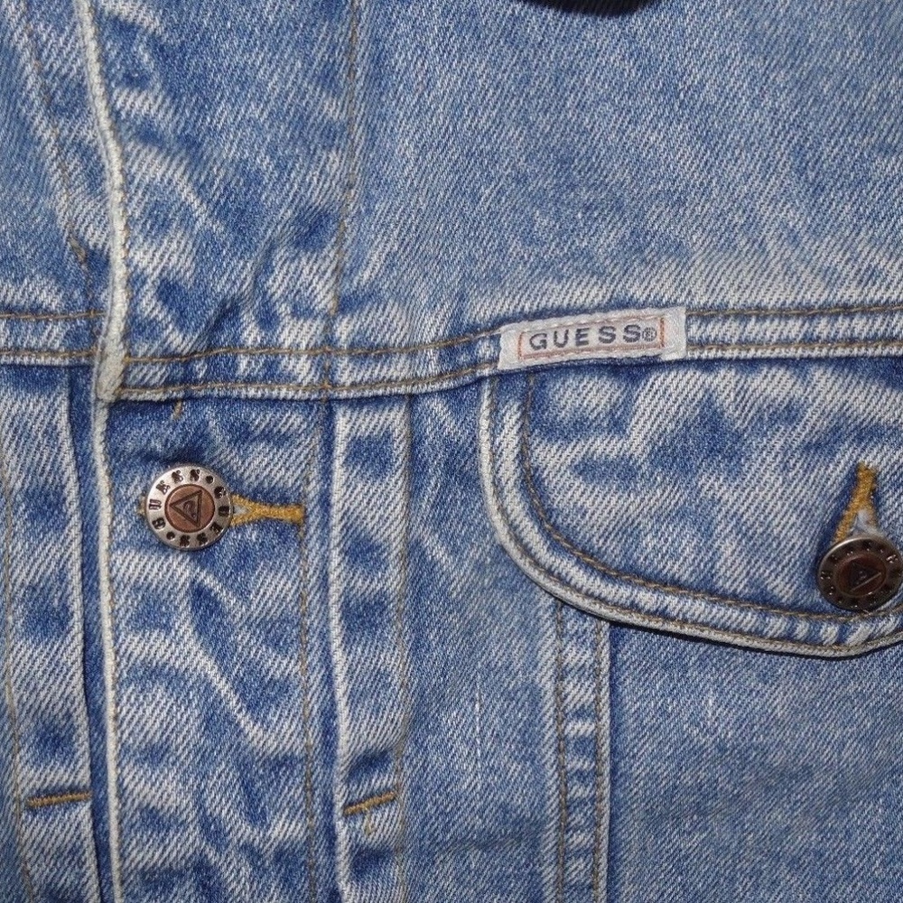 Vintage 90s Guess Spell out acid washed denim cropped truckers jacket Women’s M - Picture 8 of 8